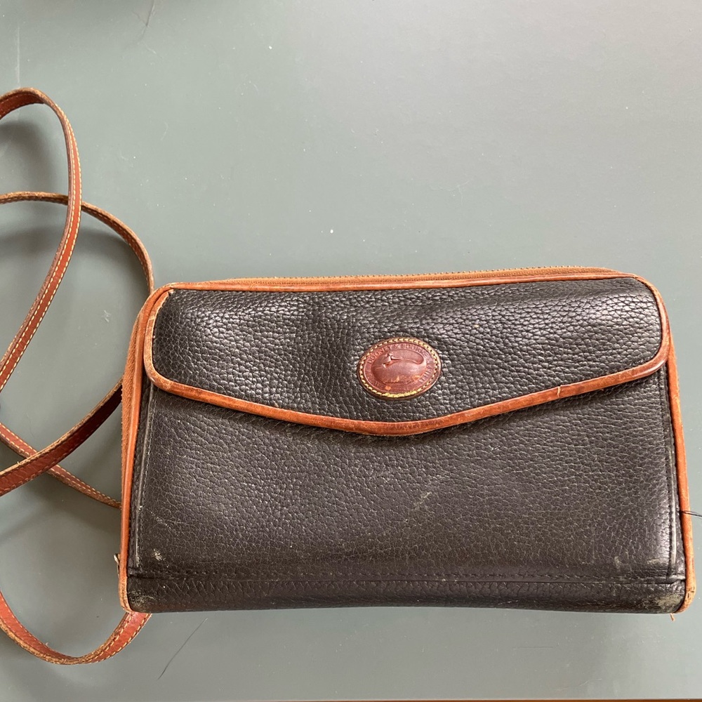 Dooney and Bourke travel‎ purse with strap